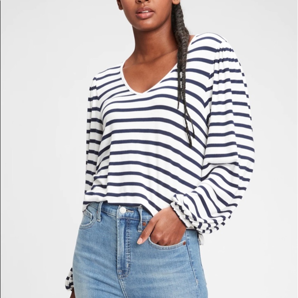 GAP V- Neck Relaxed Striped Tee - Picture 1 of 5